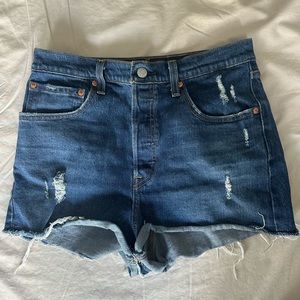 Levi’s ribcage jean short
